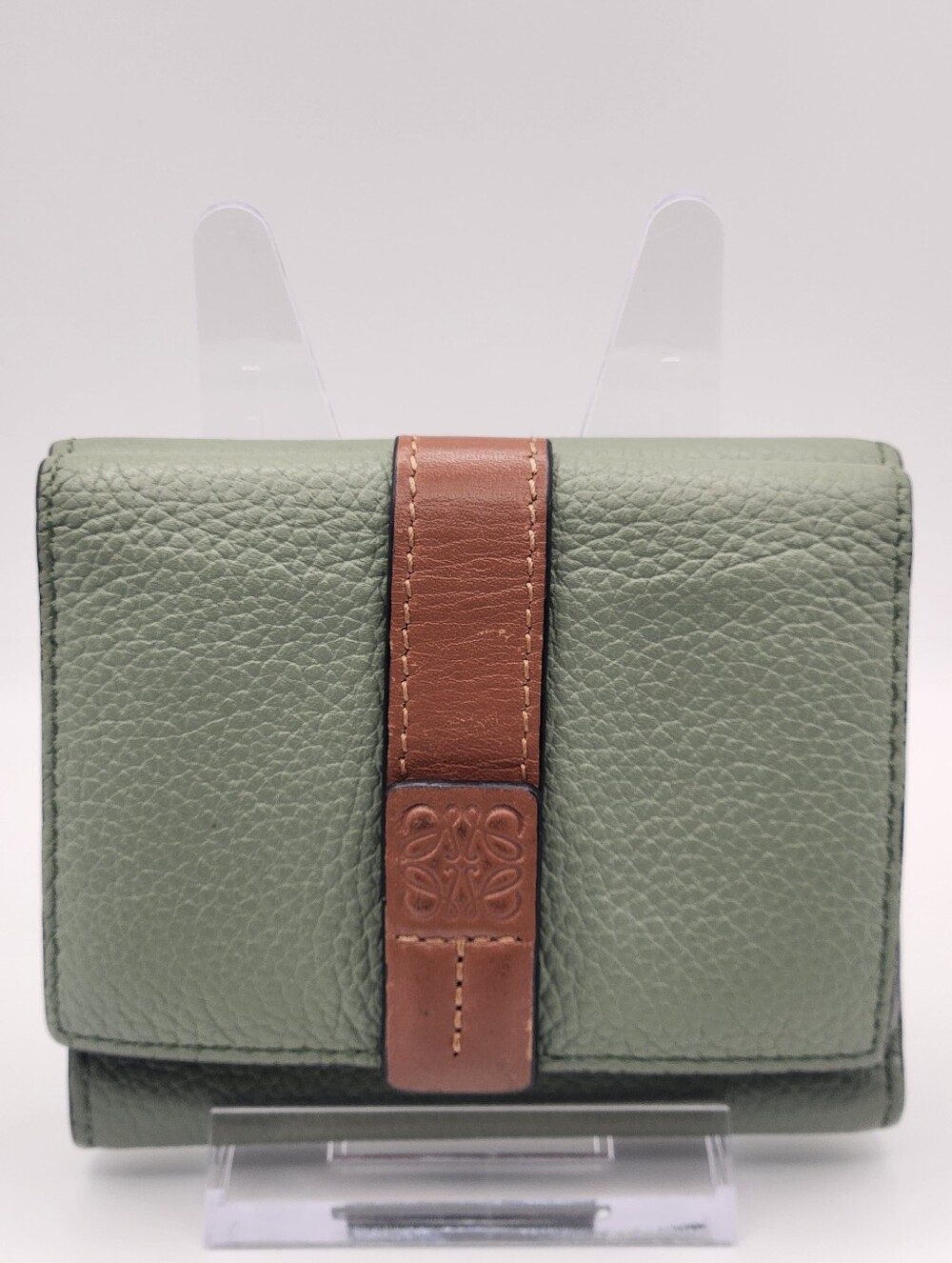 LOEWE Small Vertical Wallet Grained Calfskin Rosemary Tan